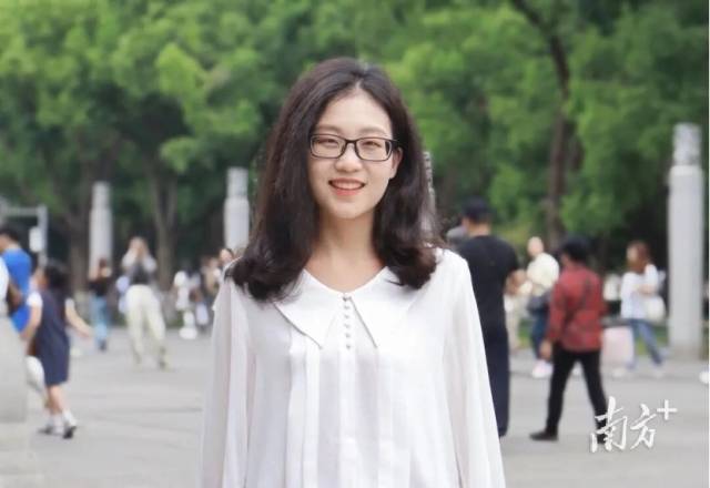 九州·体育(中国)官方网站物理与光电工程学院“青年百人计划”引进人才王晶晶。 九州·体育(中国)官方网站物理与光电工程学院“青年百人计划”引进人才王晶晶。